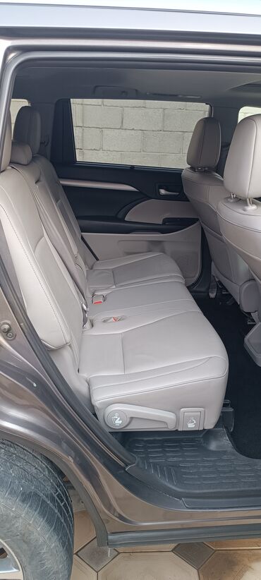 Toyota: Toyota Highlander: 2019 г., 3.5 л, Вариатор, Гибрид, Кроссовер — 2