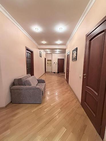 4 5 saatliq is elanlari: İcarəyə verilir 4 otaqlı yeni tikili 185 m², Nəsimi r. 1 150 AZN/ay 4 — 8