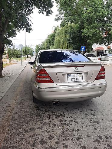kohnə maşın bazarı: Mercedes-Benz C-Class: 2.5 l | 2006 il Sedan — 4