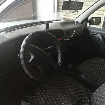 Volkswagen: Volkswagen : 1994 г., 1.6 л, Механика, Бензин