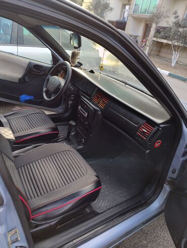 Opel: Opel Vectra: 1.8 l | 1997 il 2028 km Sedan — 14