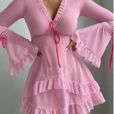 стильные вечерние платья для полных женщин: Прозрачное мини‑платье с рюшами и расклёшенными рукавами - Дизайн