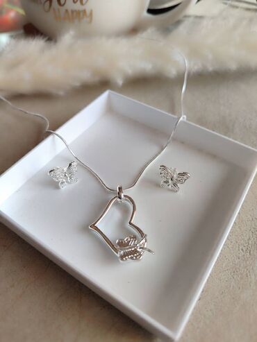 new yorker ranac: Set: Earrings, Necklace, Pendant, Material: Silver
