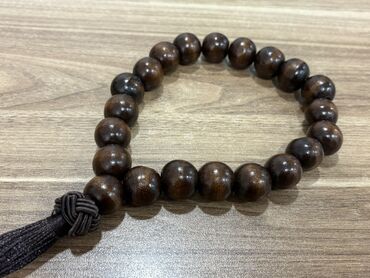 Avtomobil üçün oyuncaqlar və dekor: Avtomobil üçün dekorativ taxta təsbeh - Material: cilalanmış tünd — 9