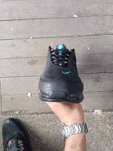 Women's Sneakers and athletic shoes: 46 — 6