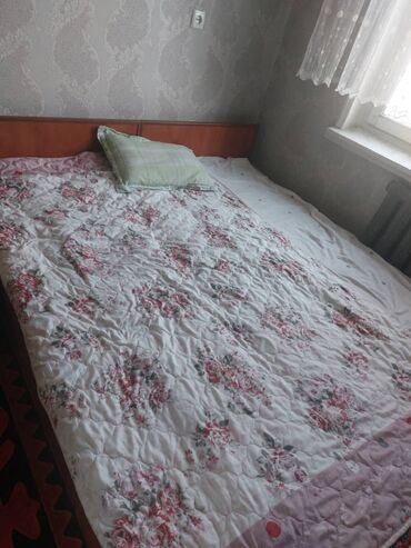 мебель кресло кровать: Двуспальная кровать, Б/у, С матрасом, Дерево, длина - 2 см