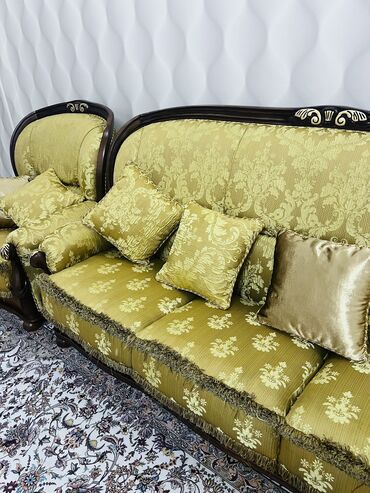 италия мебель: Түз диван, түсү - Алтын, Колдонулган