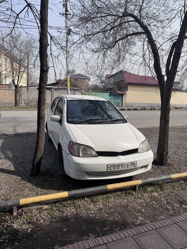 Toyota: Toyota Platz: 2002 г., 1 л, Автомат, Бензин, Седан