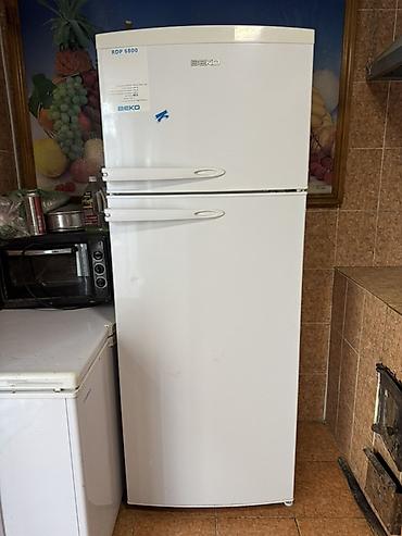 маразильник: Холодильник BEKO RDP 6800, двухкамерный, белый. - Верхняя морозильная — 2