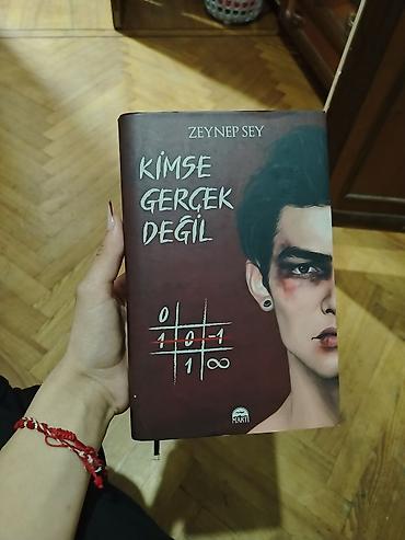 Художественная литература: Hər biri yenidir,endirimlə di hər biri 5-6azn di — 4