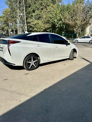 Toyota: Toyota Prius: 2016 г., 1.8 л, Вариатор, Гибрид, Седан — 12