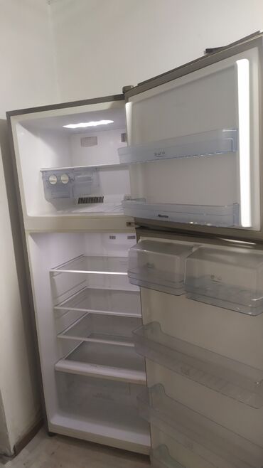 халадилник бу ош: Холодильник Hisense, Б/у, Минихолодильник, 200 *