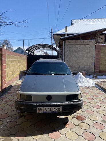 Volkswagen: Volkswagen Passat: 1990 г., 1.8 л, Механика, Бензин, Универсал