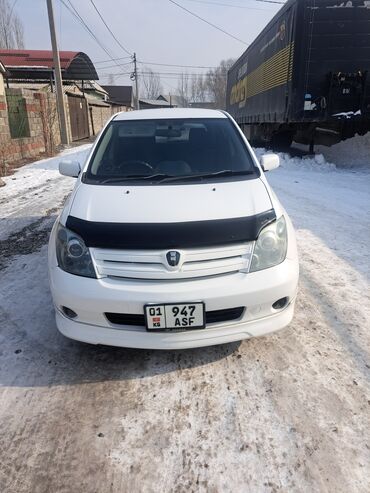 Toyota: Toyota ist: 2002 г., 1.5 л, Автомат, Бензин, Хэтчбэк