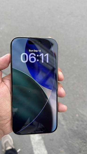 aple iphone 5: 16 про 512 линейка Pro) в белом/серебристом цвете корпуса. Ключевые — 1