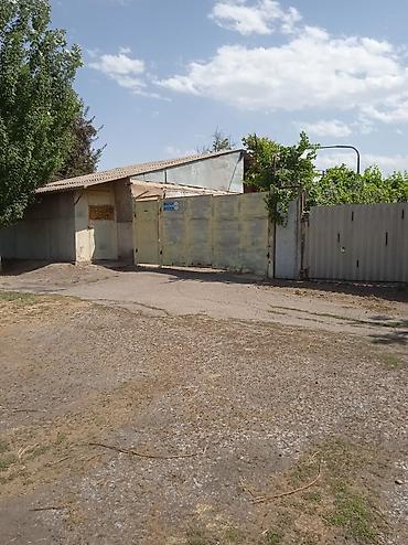 Продажа коттеджей и домов: Продаётся коттедж с большим ограждённым двором и хозяйственными — 1