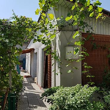 Продажа коттеджей и домов: Продаю дом в центре города бишкек! (или меняю на квартиры) добротный — 3