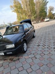 срочно продаю машыну: Volkswagen Vento: 1995 г., 1.8 л, Механика, Бензин, Седан