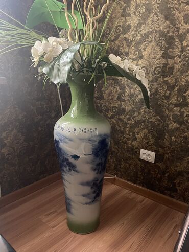 вазы фруктовницы: Продаю высокую напольную китайскую вазу, 1 метр высота