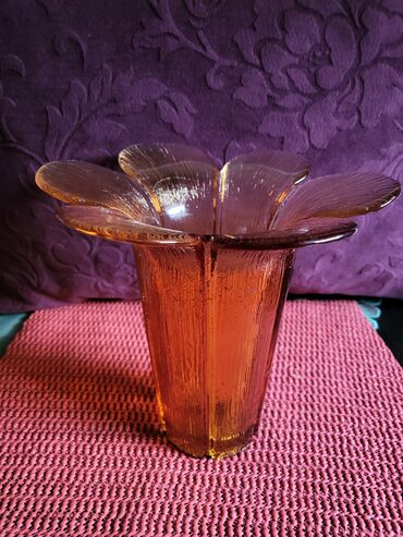 Ostali kućni dekor: Vaza nova iz 60,70ih. Samobor kristal,led kristal,rucni rad. Sve na na lalafo.rs — 9 Ostali kućni dekor: Vaza nova iz 60,70ih. Samobor kristal,led kristal,rucni rad. Sve na — 9