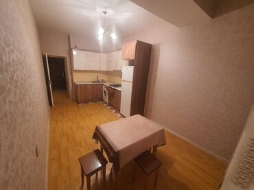 Uzunmüddətli kirayə mənzillər: H.Əliyev prospektində Rəssamlıq Akademiyasının yanında 8 mərtəbəli — 7