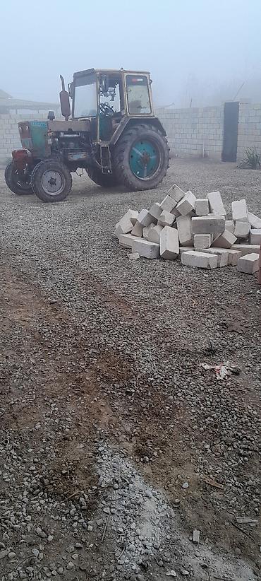tractor belarus 1221: Belarus MTZ tipli təkərli traktor - Kabrio kabinli, ön təkər — 2
