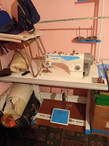 машинки для шитья: Швейная машина Jack, Автомат