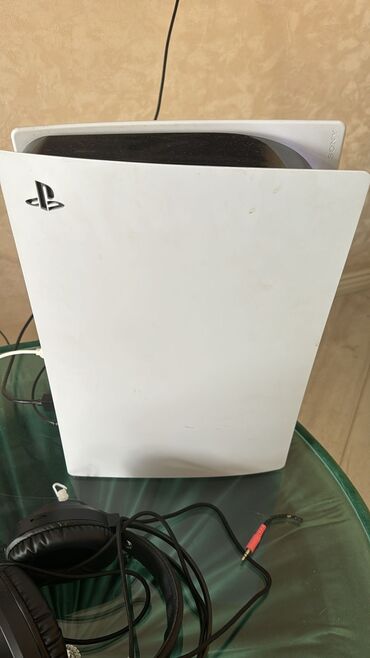 PS5 (Sony PlayStation 5): Playstation 5 1tb satılır 1 pult və özüdür təcili satılır