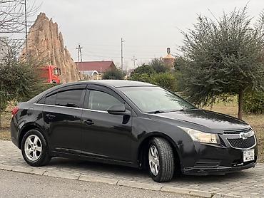 Chevrolet: Chevrolet Cruze: 1.4 l | 2011 il 362495 km Sedan — 4