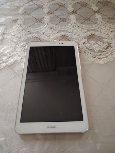 tablet qiymeti: Az iwlenib 8 ram. Yaddaw 64.son qiymeti 150 manat hecbir prablemi