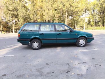 мотоцикл город ош: Volkswagen Passat: 1992 г., 1.8 л, Механика, Бензин, Универсал
