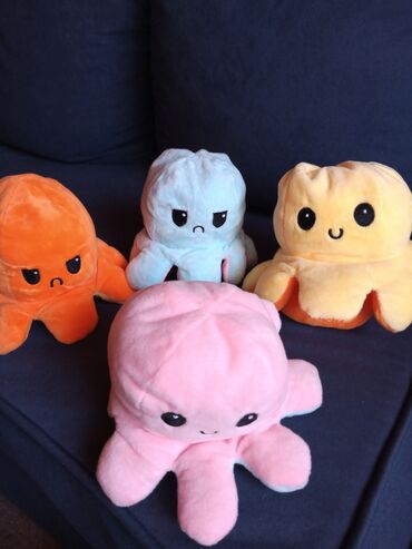 minions plišane igračke: Plišane igračke nove,4 hobotnice sa dva lica,4 obične,sve zajedno 1200