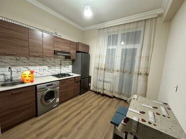 Uzunmüddətli kirayə mənzillər: Ev kiraye verilir, Hövsan mida 2 bina 17 mənzil 27,8ci mertebe, 3otaq — 1