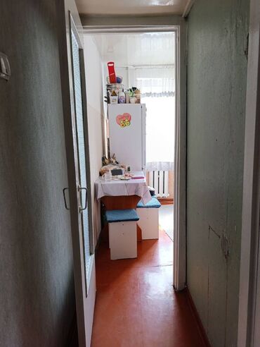 срочная продажа квартир без посредников: 1 бөлмө, 33 кв. м, 104-серия, 2 кабат, Косметикалык ремонт