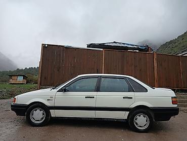 2106 2107: Volkswagen Passat: 1990 г., 1.8 л, Механика, Бензин, Седан — 1