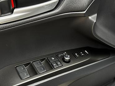 Toyota: Toyota Camry: 2024 г., 2.5 л, Автомат, Бензин, Седан — 11