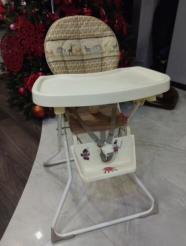 стол и стульчик для ребенка: Стул для кормления ребенка
б/усостояние отличное высокий,удобный