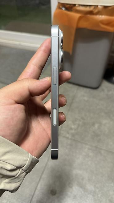 Apple iPhone: Экран кичине царапин бар Без коробки Бугун келди Кореядан iPhone 16 — 6