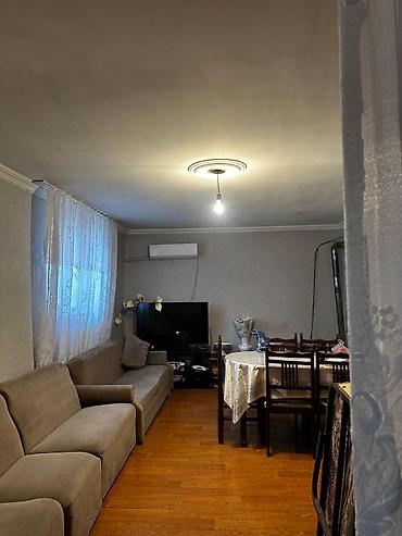 marsu: Satılır: 2 otaqlı ev. Ünvan:Polad Həşimov Məktəbə yaxın. Marşurut — 8