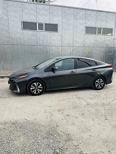 Toyota: Toyota Prius: 2017 г., 1.8 л, Автомат, Гибрид, Хэтчбэк — 2