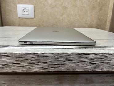 macbook air m4: İşlənmiş Apple MacBook, 13.3 ", Intel Core i5, 256 GB, Ünvandan götürmə, Ödənişli çatdırılma — 8