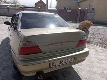 7 местная машина: Daewoo Nexia: 2005 г., 1.5 л, Механика, Бензин, Седан