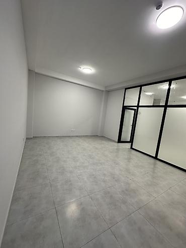 Коммерциялык мүлк: Ижарага Толугу менен кеңсе: 67 м², Бизнес борборунда, Ремонту менен — 5
