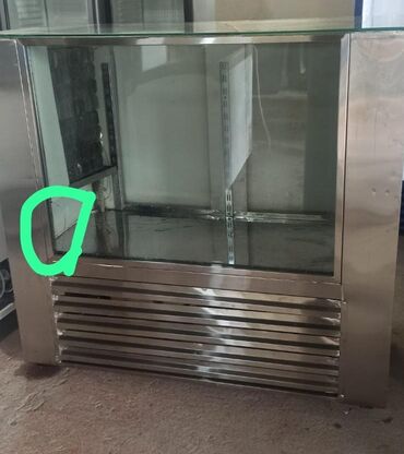 Su, sok, ayran aparatları: *SEVA XİRDALAN* Restoran ucun kabab vitrini satilir. Vitrin təmiz nerj