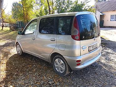 Toyota Yaris Verso: 2001 г., 1.3 л, Механика, Бензин, Минивэн