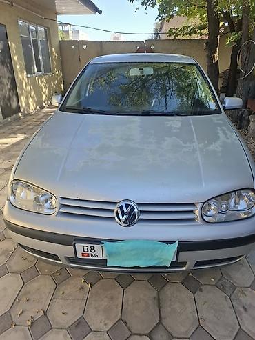 Volkswagen Golf: 2001 г., 1.6 л, Механика, Хэтчбэк