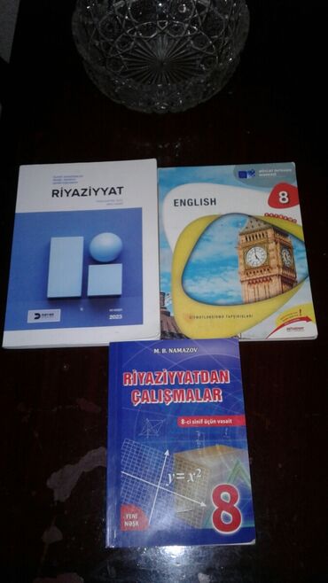 Kitablar, jurnallar, CD, DVD: Ikinci əl kitablar
öz qiymətindən aşağı verilir