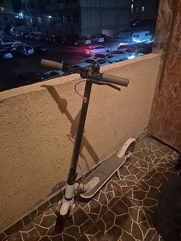 skuter satışı: Salam skuter elekturondur ve suret25 km20dir 800azn alinib skuterin — 1