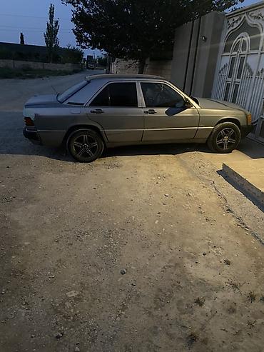 bmw m3 e92: Mercedes-Benz 190 (W201) sedan - Kuzov: 4 qapılı sedan, boz rəng - — 1