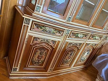 dollar agaci: Klassik üslubda taxta vitrin-büfə - Material: təbii ağac, cilalı səth — 3